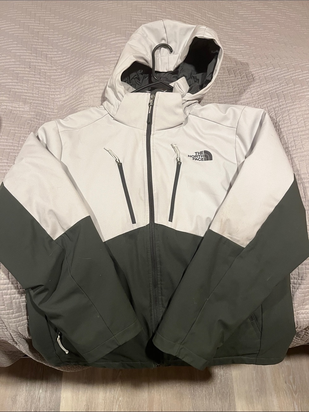 The North Face Men's White and Dark Grey Hooded Ski Jacket